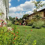 Landes House With Direct Access In Semesterbostad